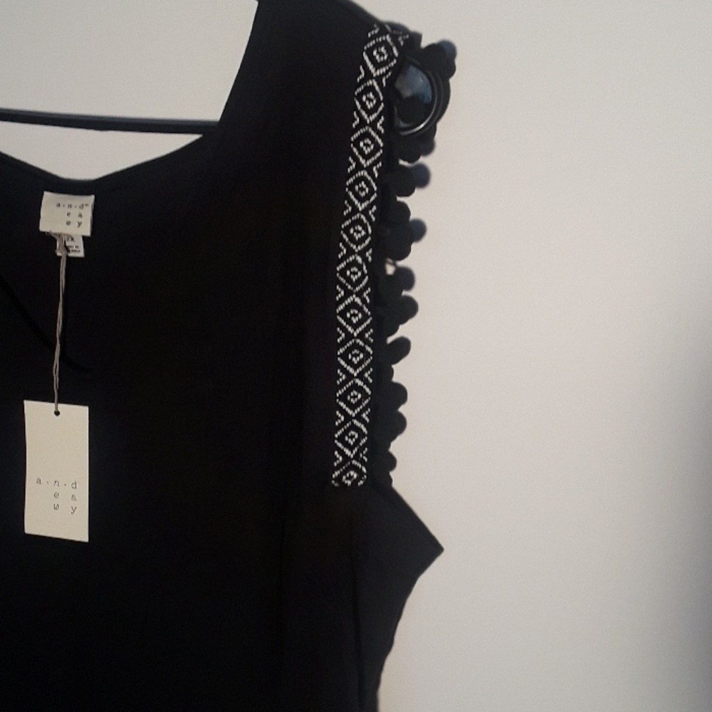 A.N.D. Away New Sleeveless Top - Picture 7 of 8
